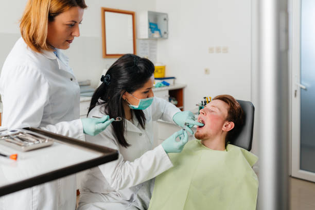 Best Emergency Tooth Extraction in USA